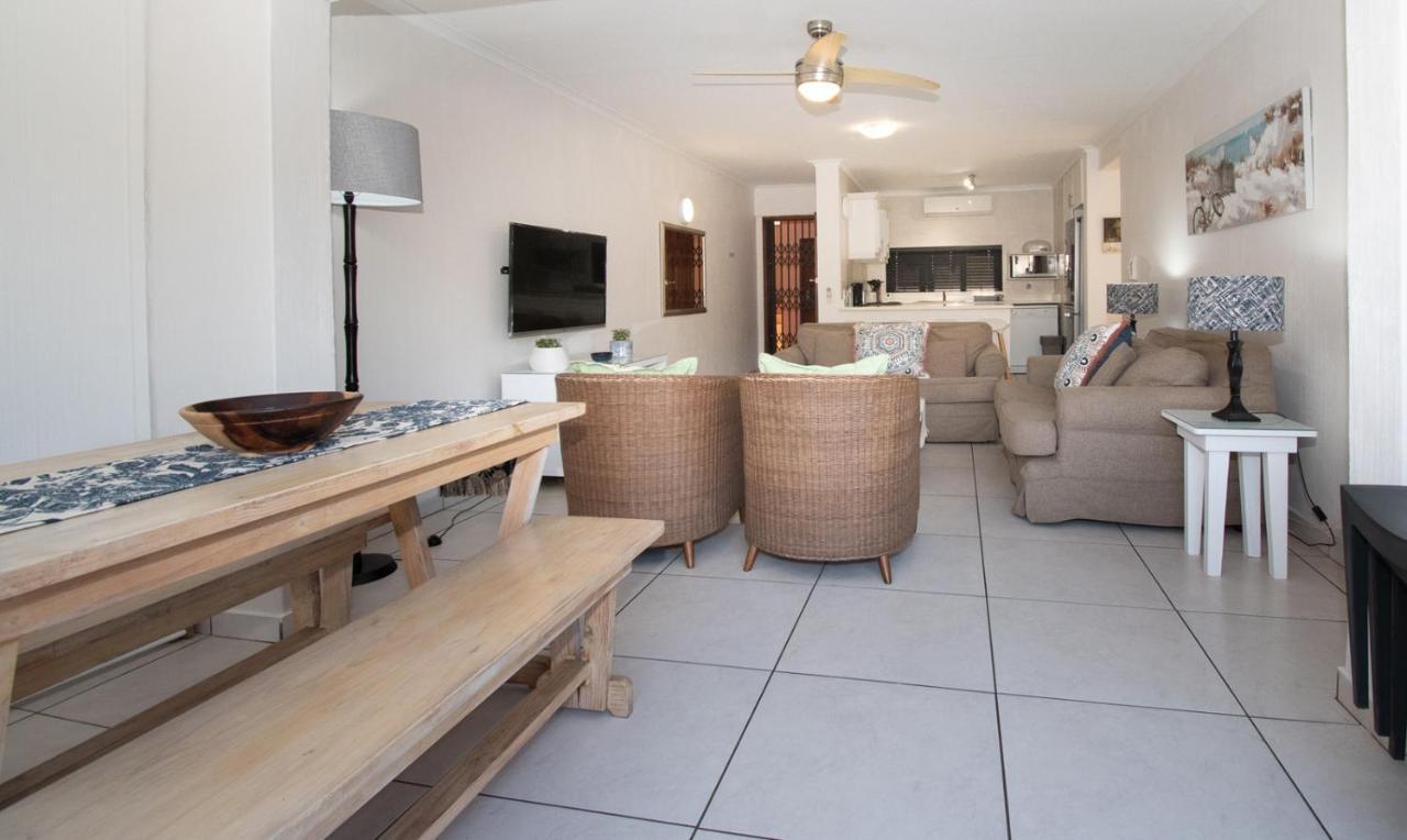 7 The Shades Umhlanga Rocks Apartment Durban Bagian luar foto