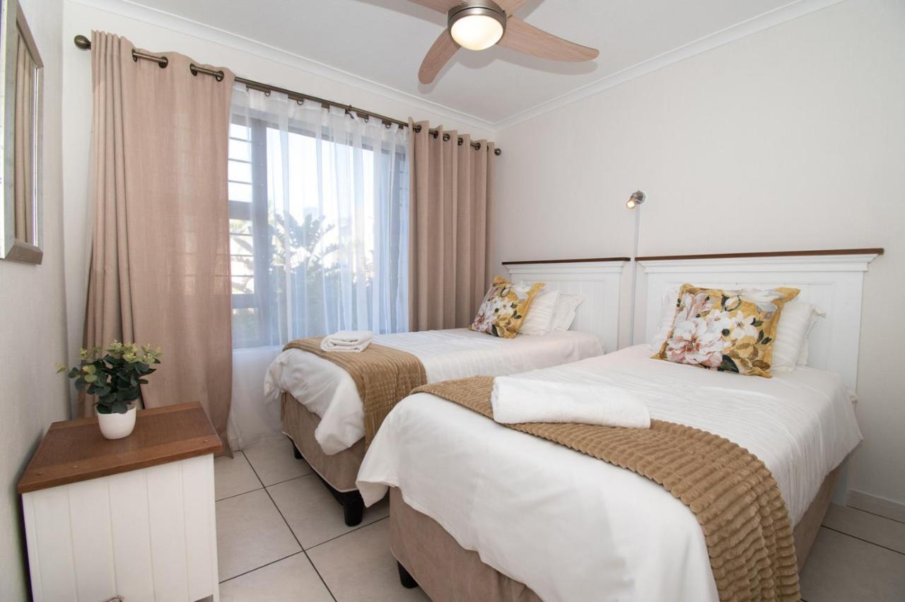 7 The Shades Umhlanga Rocks Apartment Durban Bagian luar foto